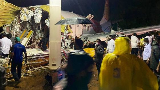 Un avion de ligne sort de la piste dans le sud de l'Inde, au moins deux morts