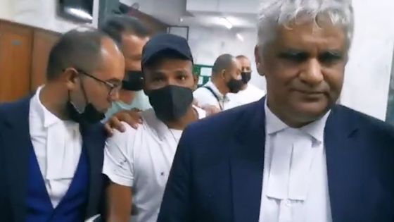 Comparution de Dominique Deeseeal, dit Darren l'activiste, devant la Bail and Remand Court à Port Louis en ce samedi matin.