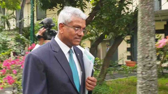 Dass Appadu sur la Jaguar : «Une coïncidence, la plaque D1955...»