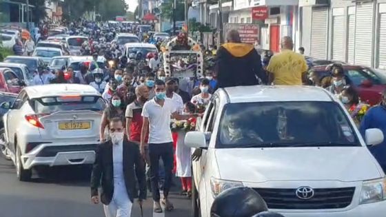 [Live] Derniers adieux au jockey Juglall 