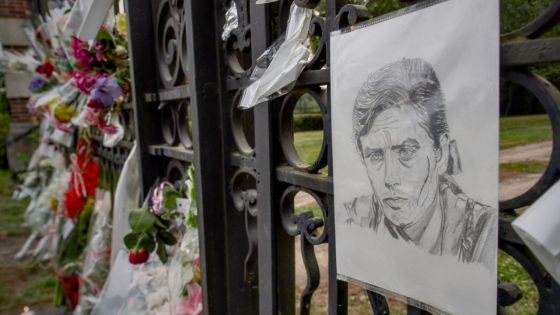 La France prépare ses adieux à Alain Delon, icône du cinéma français dans le monde