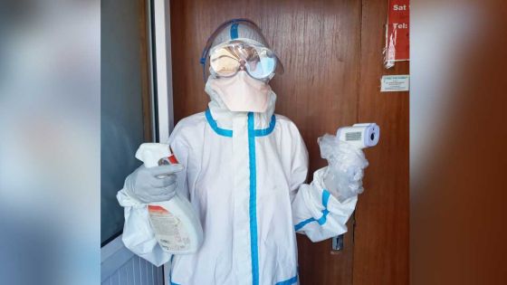 Déconfinement partiel : Leena Devi Boodhoo, dentiste, s'adapte à la situation  