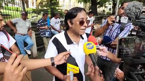 Dev Sunnasy traite le Premier ministre de «capon»