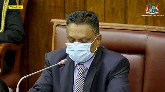 Deven Nagalingum : « Nous vivrons bientôt la situation où il y aura un chômeur par famille »