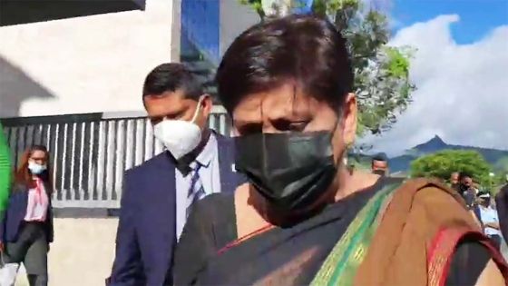 Cas positifs de la Covid-19 en milieu scolaire : voici la réaction de la ministre Leela Devi Dookun-Luchoomun