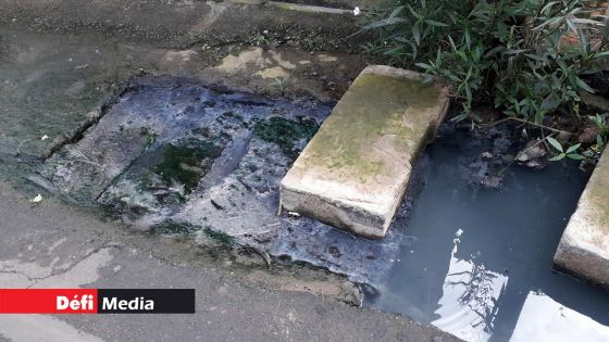 En prévision des fortes pluies : Rs 249 millions débloquées par le gouvernement pour le nettoyage des drains