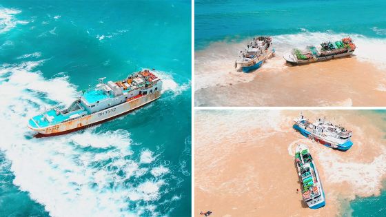 Vue aérienne des bateaux échoués à Bain-des-Dames et Pointe-aux-Sables 