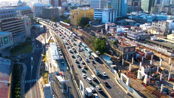 [Images drone] Déconfinement, jour  2 : ça roule dans la capitale