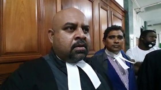 Me Dulloo : «Li pe paret nou pe koumans reviv bann ler le Shah d'Iran»