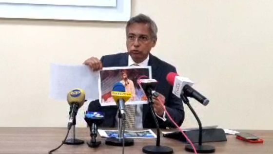 « Splashgate » : suivez la conférence de presse du leader de l’Opposition