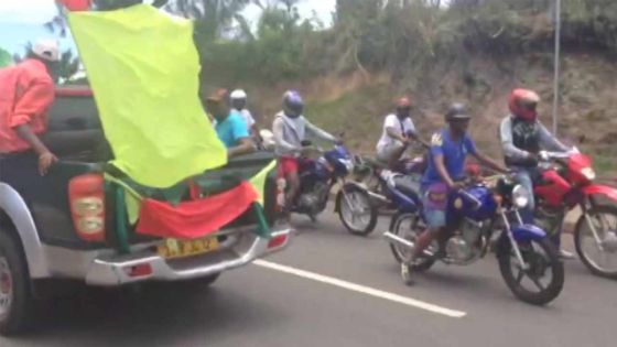 Quand les deux cortèges se croisent à Quatre vents