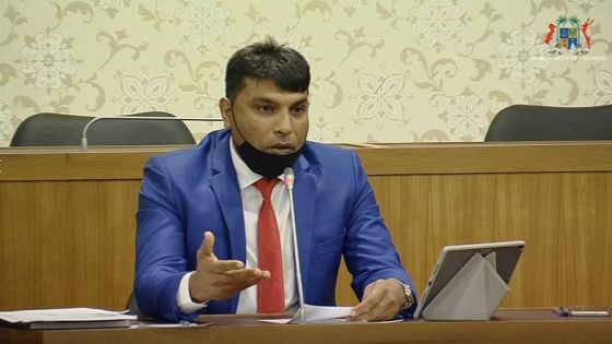 Quand le député rouge Ehsan Juman subit les foudres du Speaker