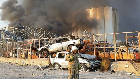 Deux fortes explosions secouent Beyrouth, des dizaines de blessés