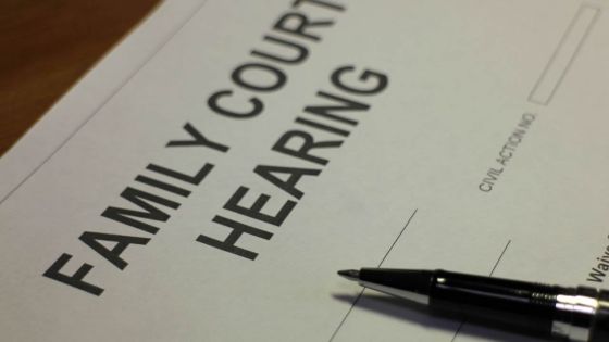 Malgré l’opposition du père : une mère autorisée à emmener ses enfants en Angleterre