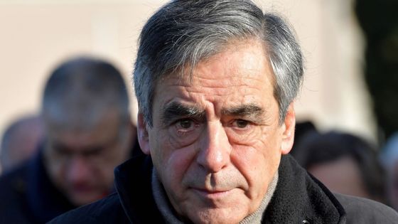 Emplois fictifs: François Fillon condamné à 4 ans de prison avec sursis, 375.000 euros d'amende et 5 ans d'inéligibilité