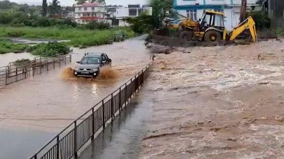 Avis de fortes pluies : Belle Eau sort de son lit...