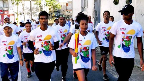 JIOI : la flamme des Jeux sillonne le sud avant de partir demain dans l’ouest