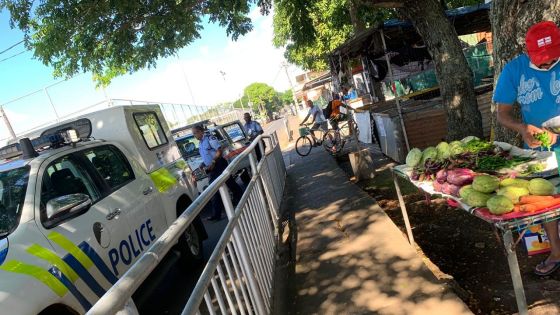 Confinement : la police sert des amendes aux contrevenants de Fond-du-Sac