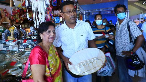 Salon du Déstockage : «Toutes ces merveilles réunies en un seul endroit, une aubaine», se réjouit Lady Sarojini Jugnauth 