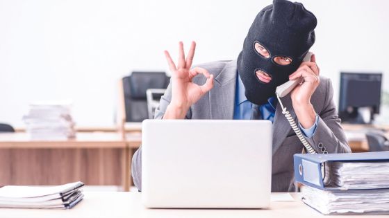 Fraudes financières sur les réseaux sociaux: Comment éviter les pièges des arnaques en ligne?