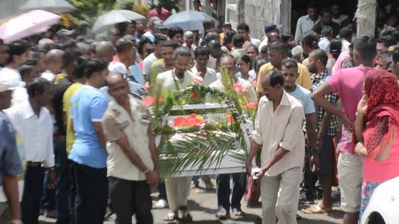 Grand-mère et petite-fille unies dans la mort : funérailles émouvantes à Rose-Belle