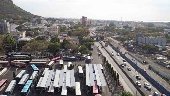 Terminal urbain à la place Victoria : la mise en chantier du projet de nouveau reportée