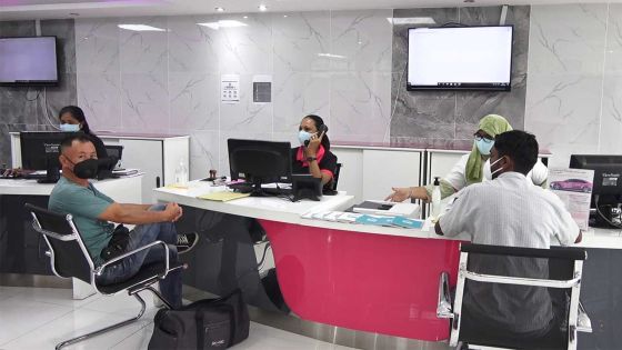 Reprise partielle : En direct dans les locaux de la compagnie GFA, suivez l’arrivée des employés