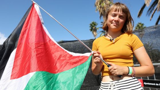  Greta Thunberg en tête d'une flottille de bateaux qui veulent atteindre Gaza