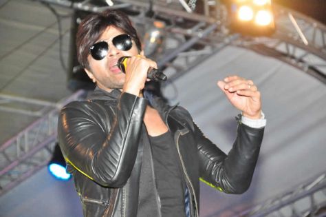 Divali à Maurice : Himesh Reshammiya allume la mèche