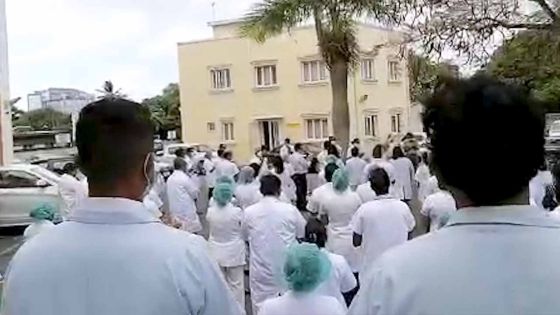 Hommage au Dr Cheong : une minute d’applaudissements à l’hôpital Jeetoo 