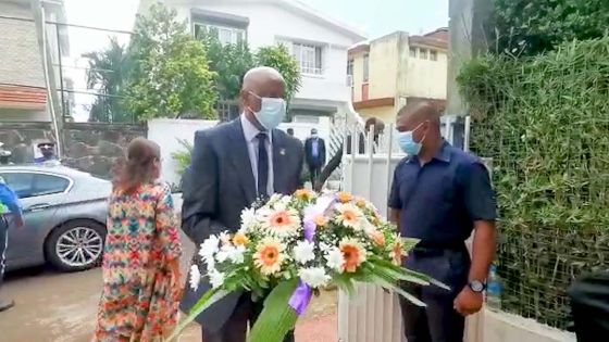 Décès de l’ex-président Offmann : des ministres lui rendent un dernier hommage 