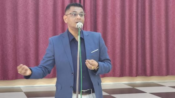 Révoqué hier soir, Vikram Hurdoyal est rentré au pays ce matin