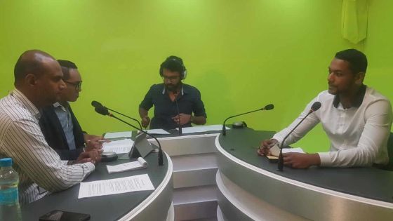 [Vidéo] C’était en direct dans le studio de Radio Plus : revirement de situation dans l’affaire Bet365