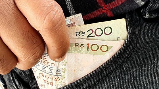 Contravention : un conducteur tente de corrompre un policier avec Rs 300