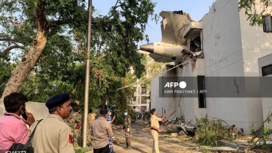 Inde: un Boeing d'Air India s'écrase sur une zone résidentielle, au moins 265 morts