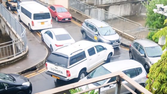 Ward IV, Port-Louis : La galère des habitants entre les klaxons et le chaos scolaire 