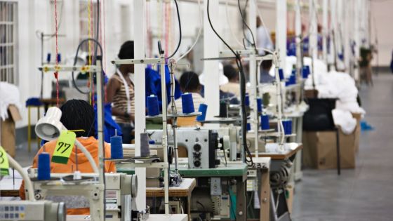 Les droits de douane de Trump poussent l’Afrique dans les bras de la Chine, selon CNN