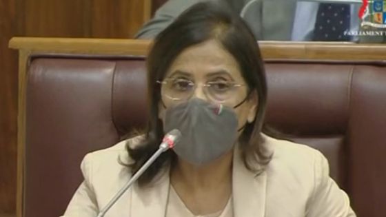 Débats budgétaires : Fazila Jeewa Daureeawoo répond aux critiques de Shakeel Mohamed