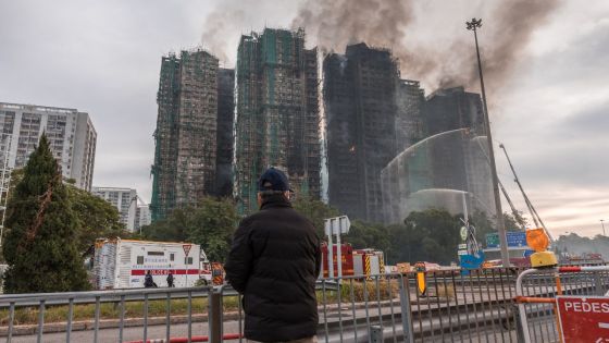  Incendie de Hong Kong : 146 morts, un activiste réclamant justice présumé arrêté