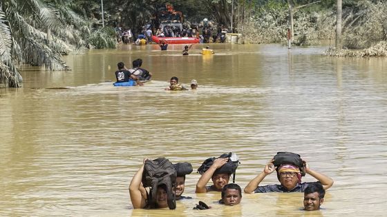 Inondations: la colère monte en Indonésie face à la lenteur de l'aide