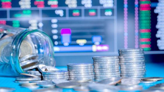 La roupie franchit la barre des Rs 45 face au dollar