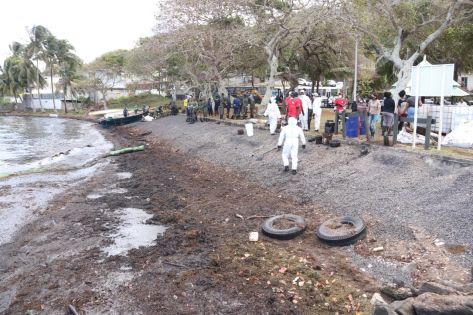 Déversement d’huile du Wakashio : le nettoyage des rives s’accélère