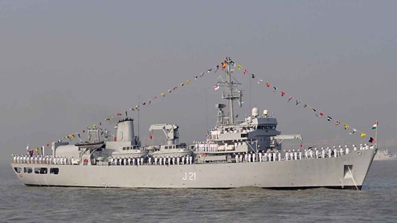 INS Darshak in Mauritian waters