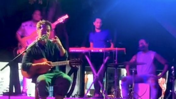 Le chanteur Christophe Maé invite le groupe Anonym à l'Olympia 