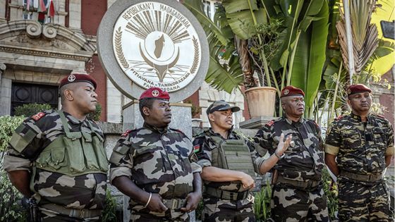 Madagascar: l'unité militaire ralliée à la contestation dit prendre le pouvoir après la destitution du président