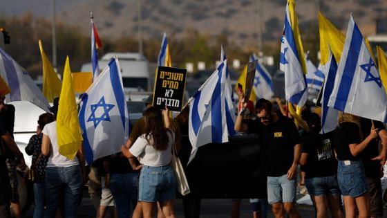 Israël : manifestations pour un accord à Gaza avant une réunion gouvernementale