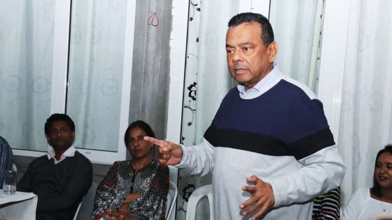 A Trèfles : Collendavelloo tire à boulets rouges sur Bérenger et le MMM