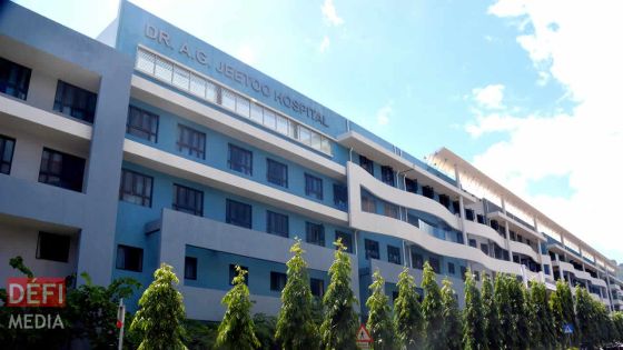 Hôpital Dr Jeetoo : trois policiers agressés et mordus par un détenu 