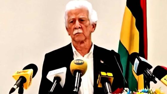 Jet malgache à Maurice : «Des ‘décisions graves’ seront prises», avertit Paul Bérenger