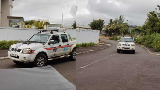 Deux véhicules de la police aperçus devant le domicile Sherry Singh